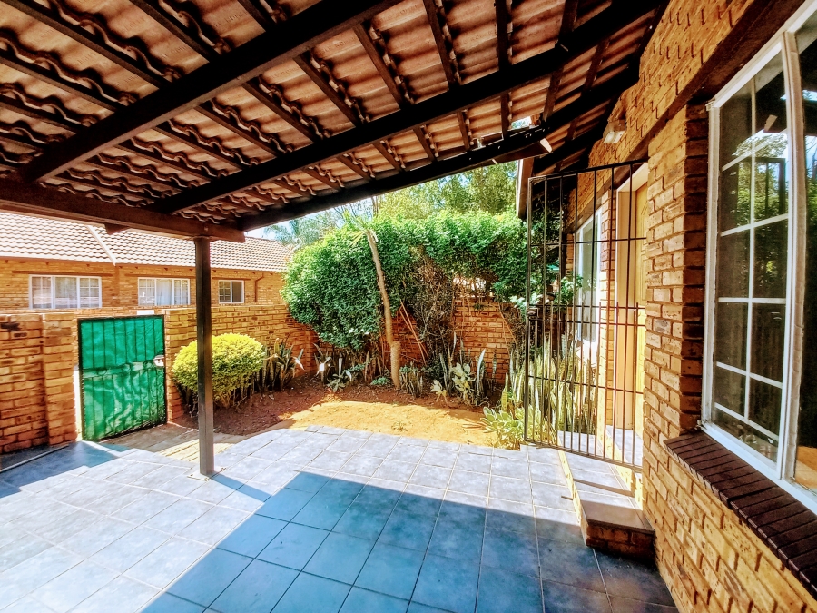 2 Bedroom Property for Sale in Safari Gardens North West